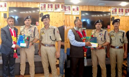 Ganderbal Police accords heartfelt farewell to two officers on superannuation at DPL Ganderbal