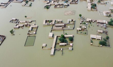 At least 299 dead including 140 children in Pakistan floods