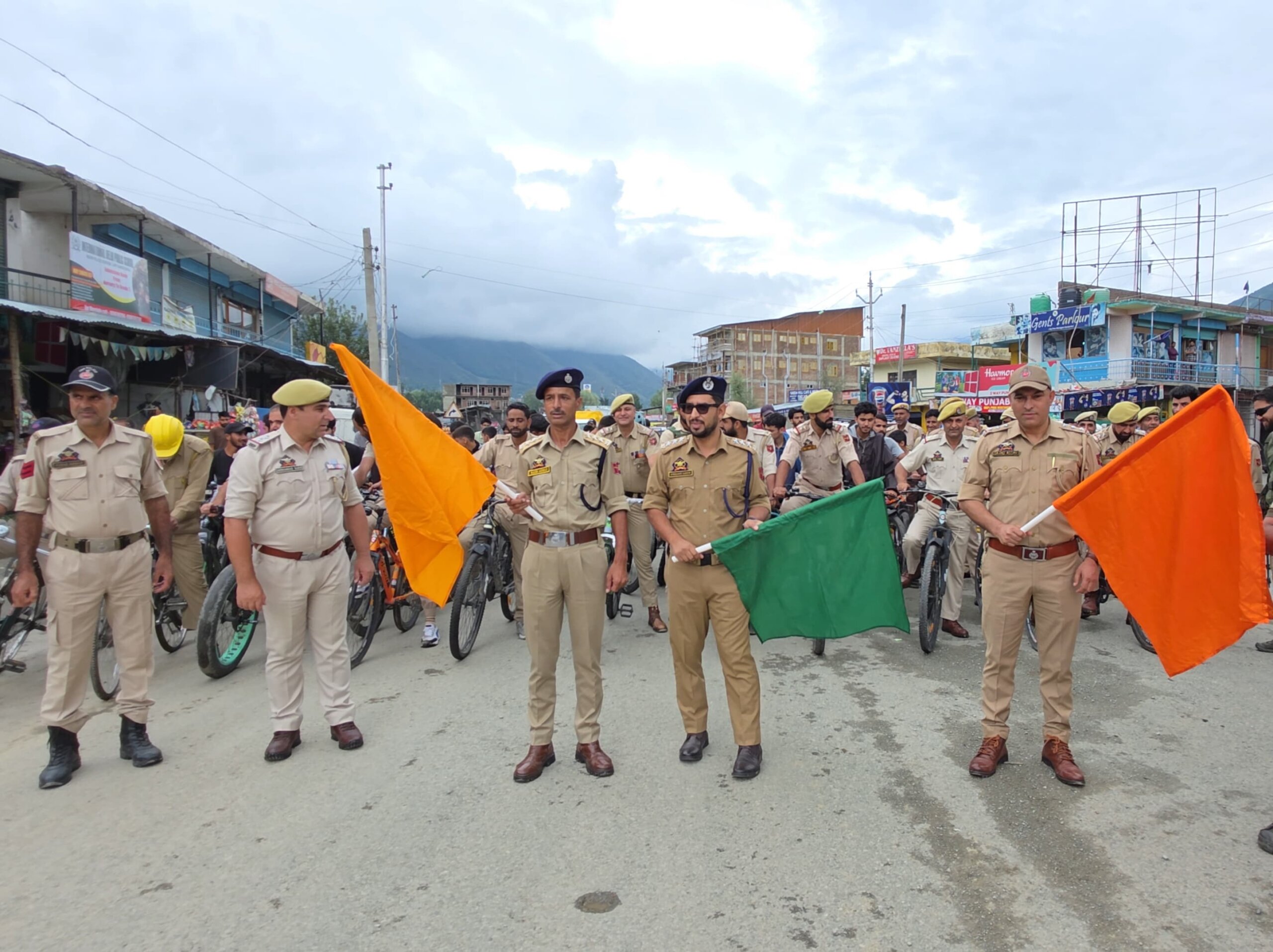 Fit India Movement: Ganderbal Police Organises Cycle Race from Manigam to Sumbal Bridge