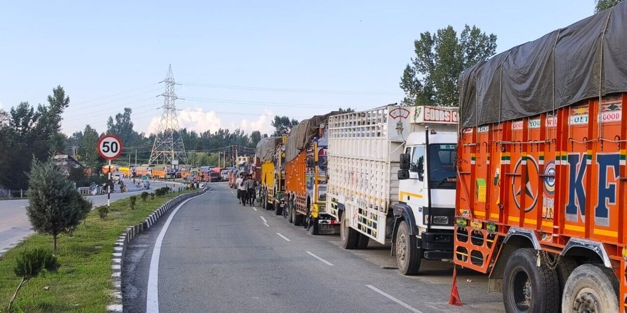 Jammu-Srinagar Highway Remains Shut, Traffic Plying Via Mughal Road