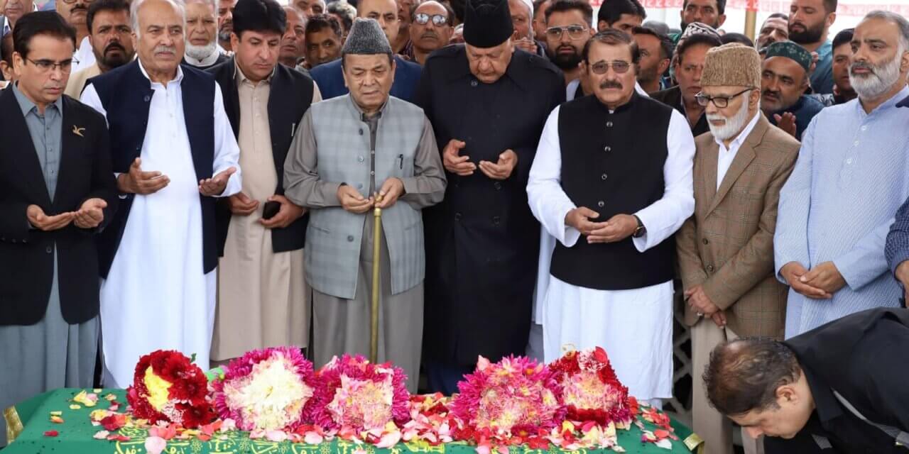 NC President Farooq Abdullah, CM Omar Abdullah pay tributes to former CM Sheikh Abdullah on his death anniversary