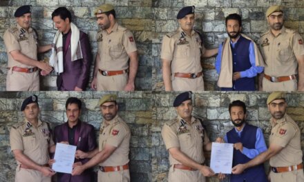 SSP Ganderbal Felicitates Two Journalists for Exemplary Journalism