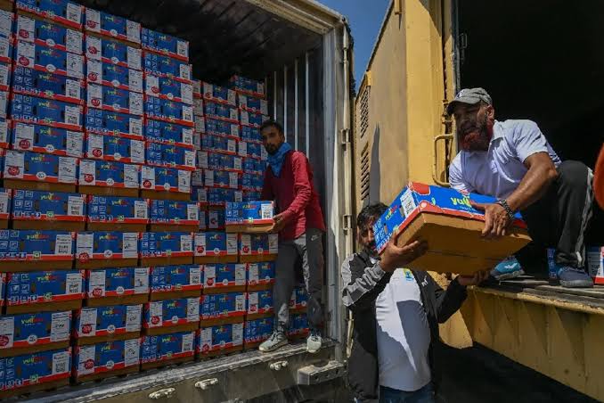 Northern Railways introduces container-based wagons to ferry apples from Kashmir