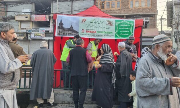 Ehsaas Foundation Sets Up Free Tea Stall at Dastgeer Sahab Khanyar on the Auspicious Urs of Hazrat Sheikh Abdul Qadir Jeelani (RA)