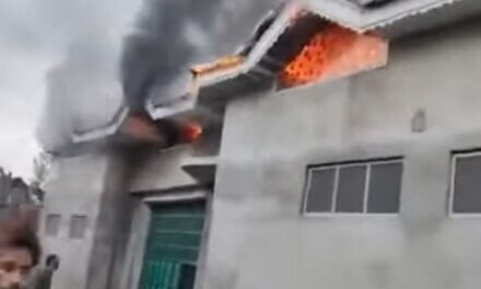 Fire damages Darul-Uloom in Pulwama