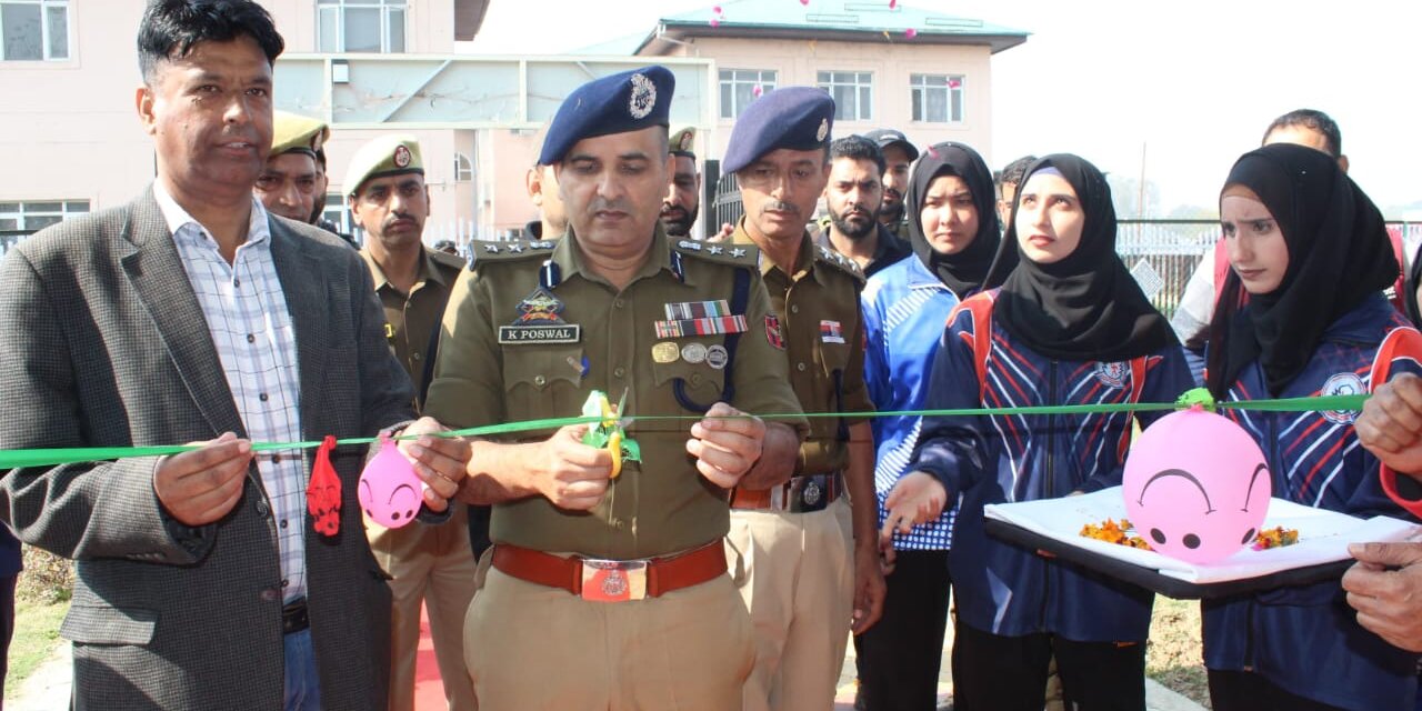 Ganderbal Police Organises Badminton Tournament in Memory of Police Martyrs