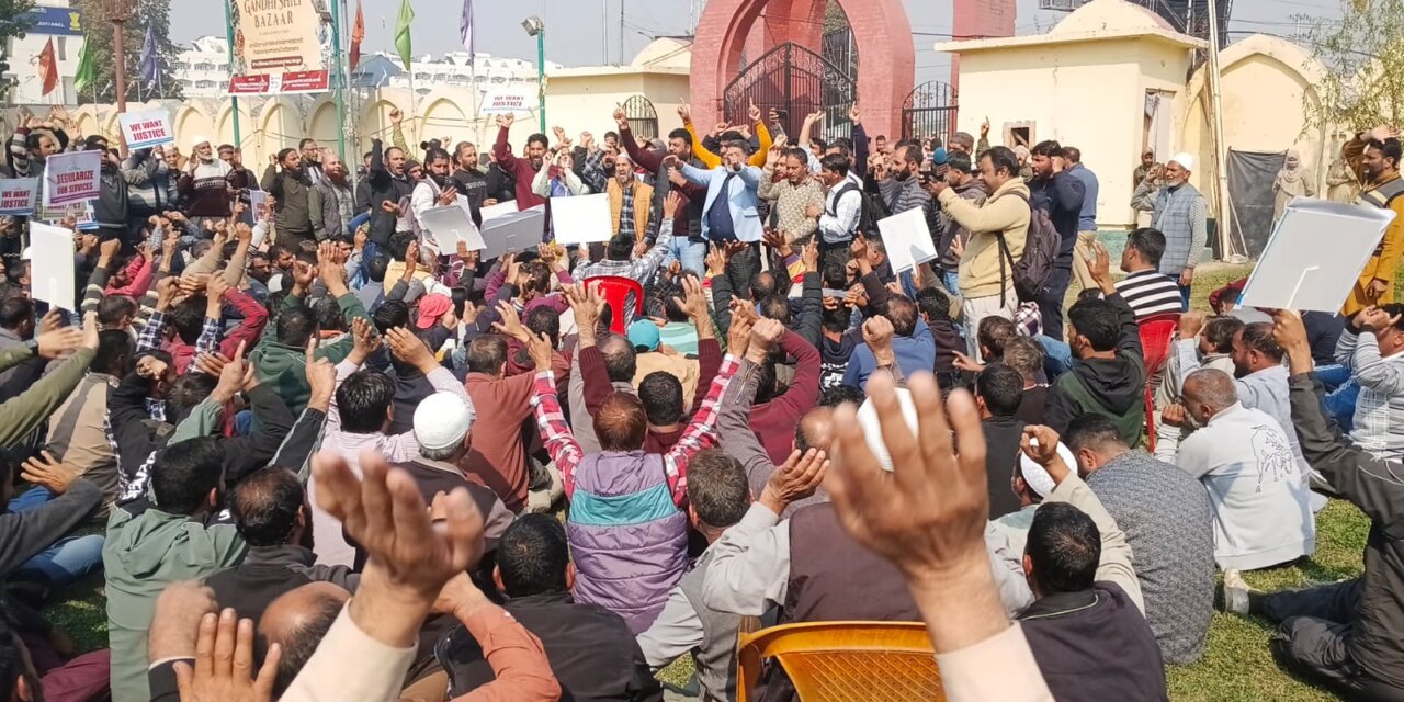 Daily Rated Workers Stage Protest in Srinagar, Demand Regularization, Fair Wages