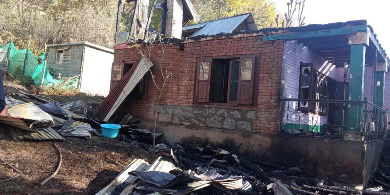 Fire Guts Residential House in Ganderbal’s Maanik-Naar Wussan