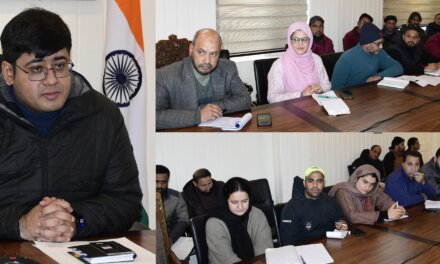 DC Ganderbal chairs review of PMFBY for Rabi 2025-26