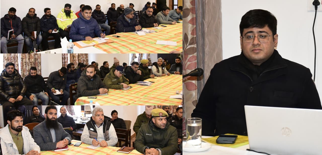 DC Ganderbal reviews Winter preparedness at Sonamarg