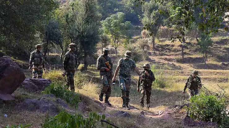 Kupwara operation leads to recovery of weapon and heroin-like substance