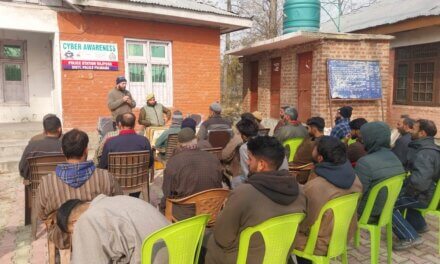 Police Conducts Cyber Awareness Programme In Pulwama