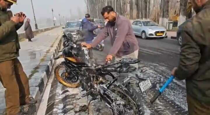 Technical Fault Sparks Motorcycle Blaze on Boulevard Road