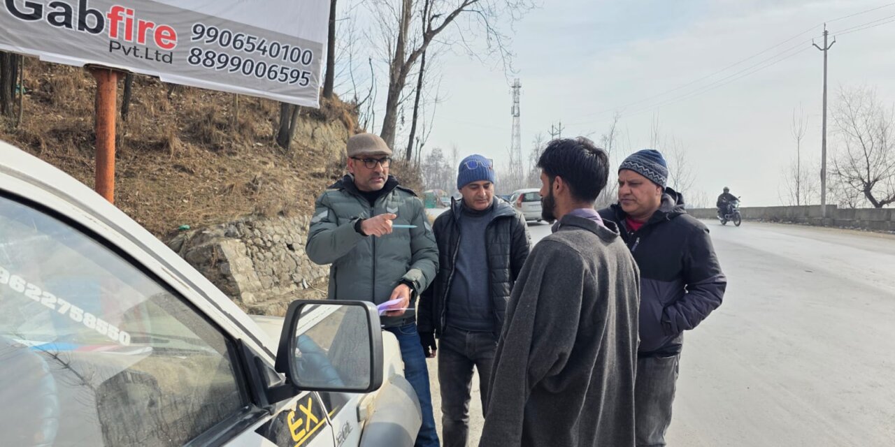 GST Enforcement Central Kashmir Conducts Surprise Naka at Nagbal Ganderbal; Dozens of Vehicles Penalised