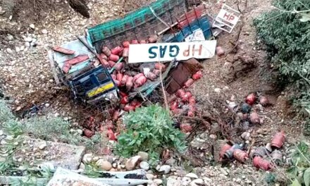 Slippery road causes LPG cylinder truck to fall into gorge near Nagrota, driver critical