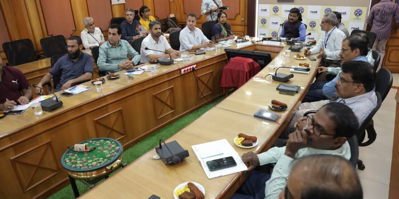Media Delegation from Srinagar Gains Insight into Advanced Scientific Research at CSIR–NIIST, Kerala