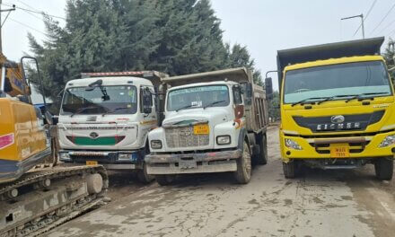 Action Against Illegal Mining Continues; Police Seizes 04 Vehicles In Pulwama, FIR Registered