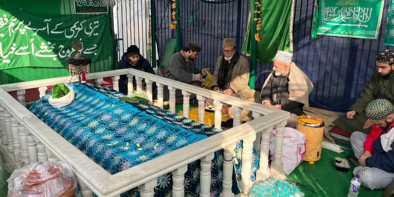 Urs of Hazrat Syed Usman (RA) and Other Sadat-e-Kiram Observed in Srinagar