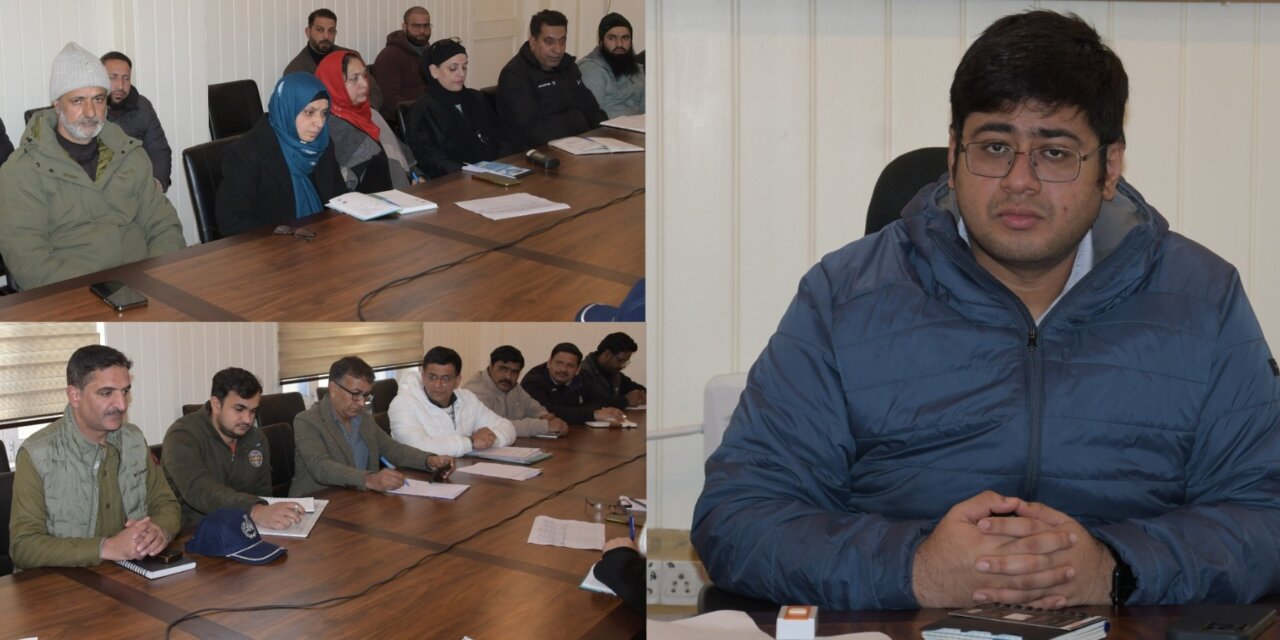 DC Ganderbal chairs meeting of District Level Telecom Committee, reviews Telecom Infrastructure & public grievances