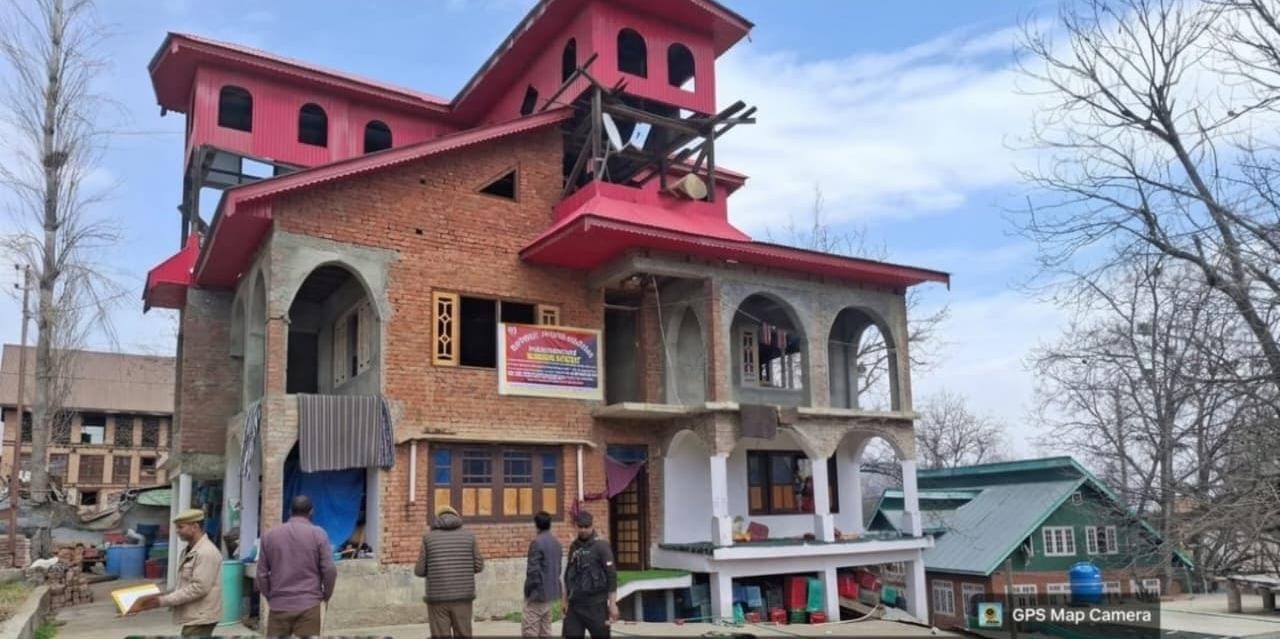 J&K Police in Shopian attaches residential property acquired through proceeds of drug trade