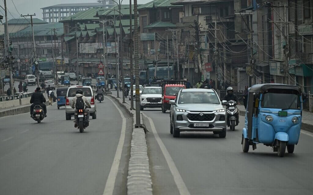 Life returns back to normal in Kashmir Valley after authorities lift restrictions
